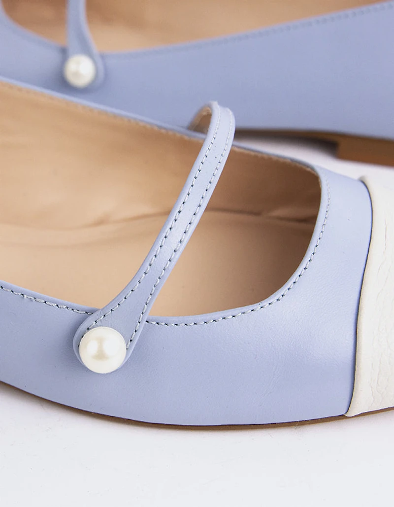 Yarrow Off Wht.Blue Leather