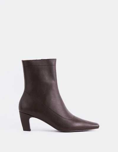 Zarcero Brown Leather