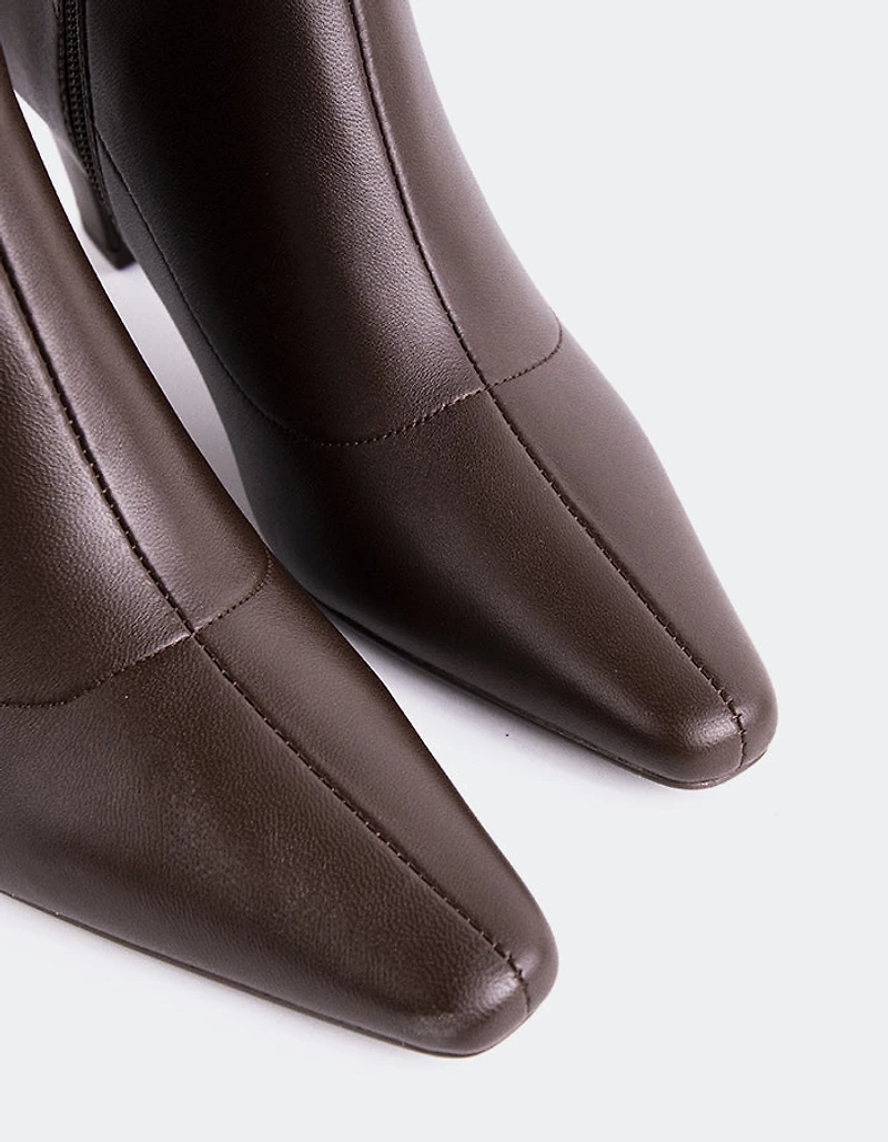 Zarcero Brown Leather