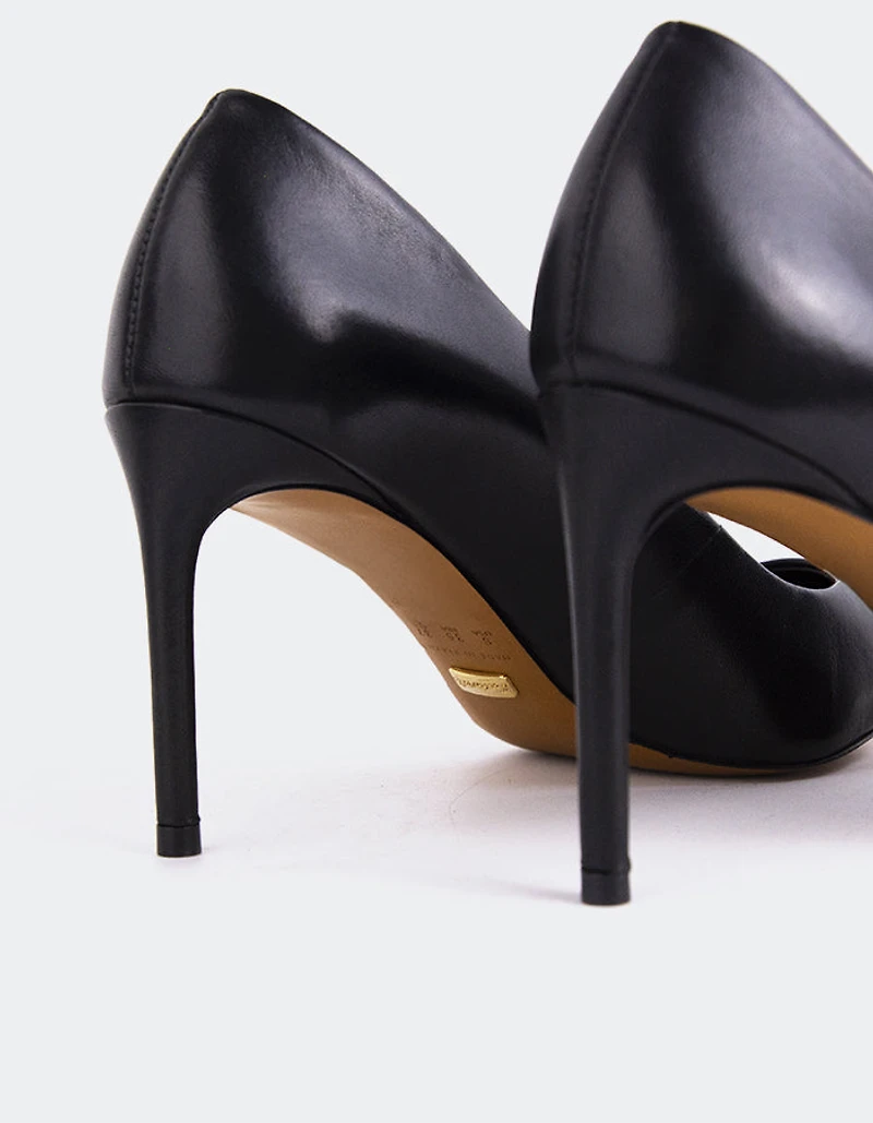 Zinnia Black Leather