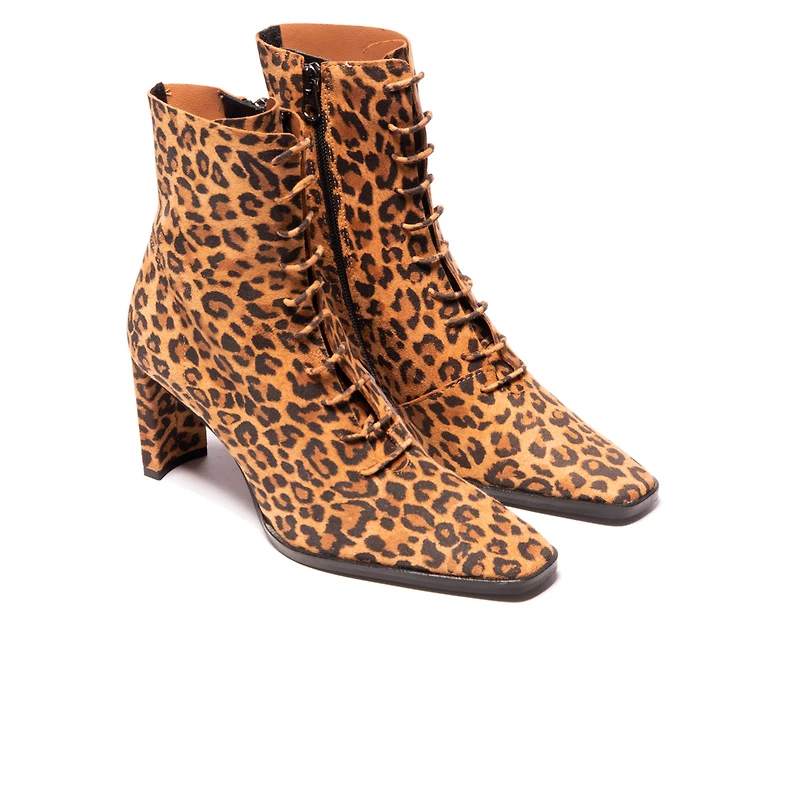 Steinway Tan Leopard
