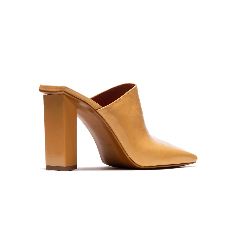 Loutro Nude Leather