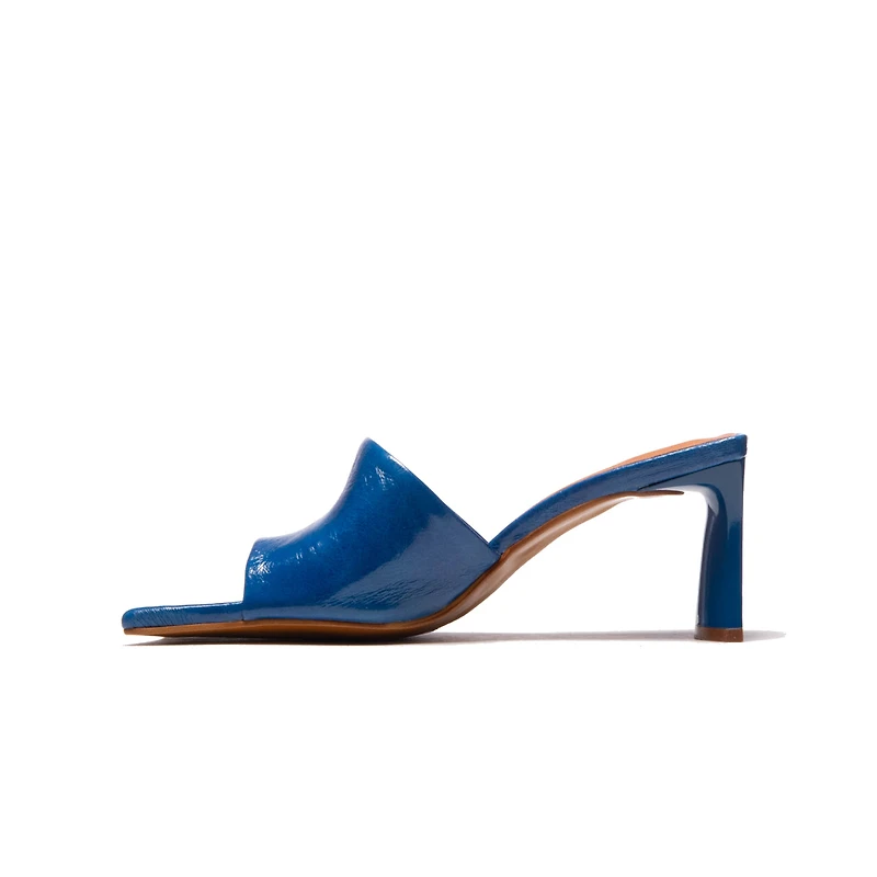 Singer Dark Blue Leather