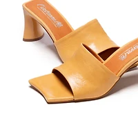 Singer Nude Leather