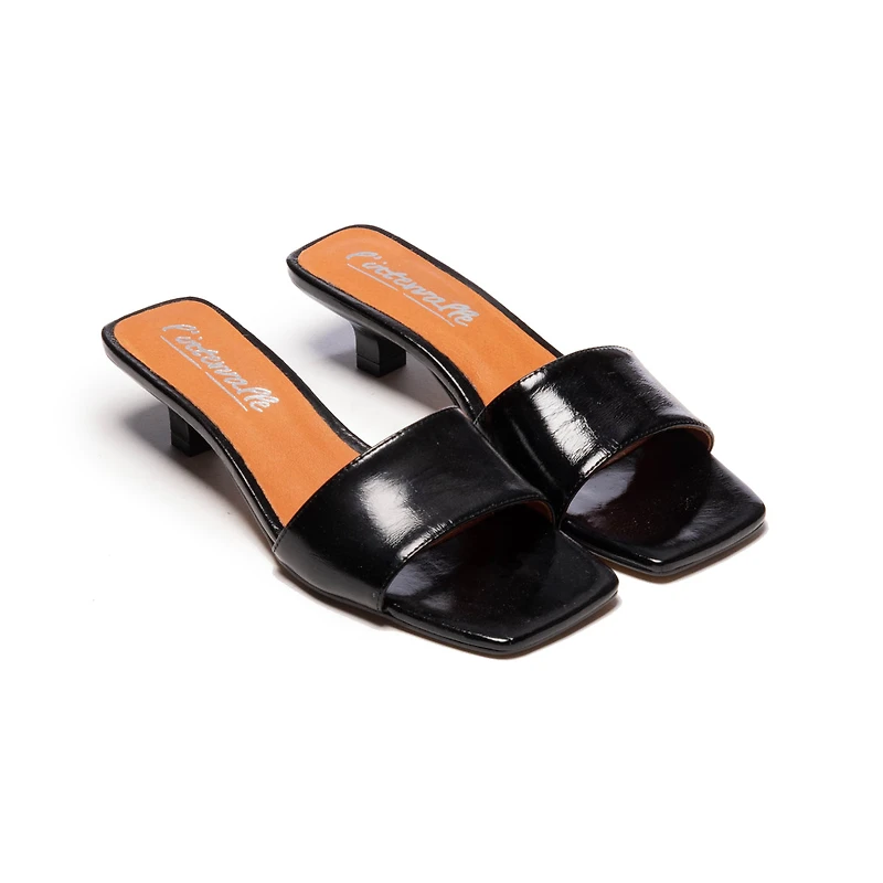 Degas Black Leather