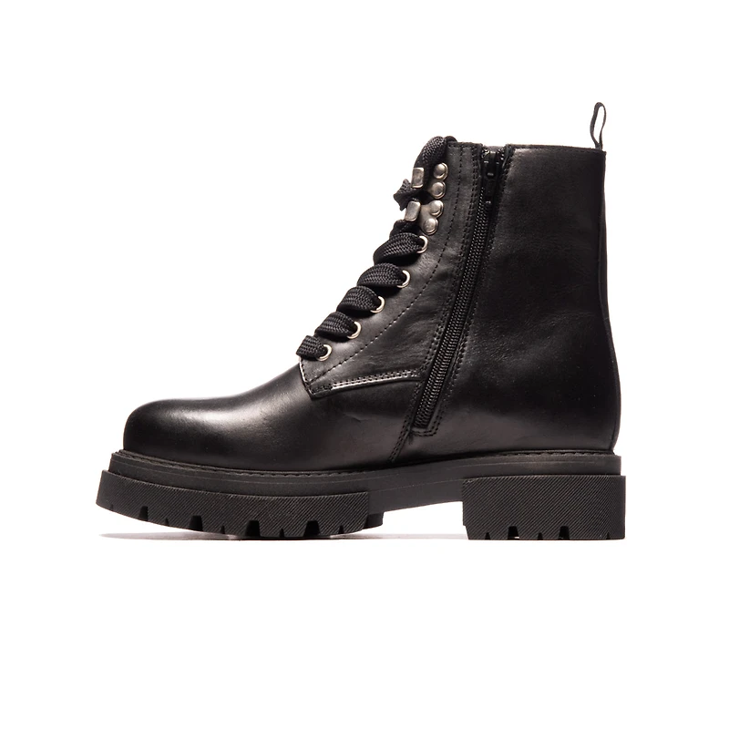 Jarry Black Leather