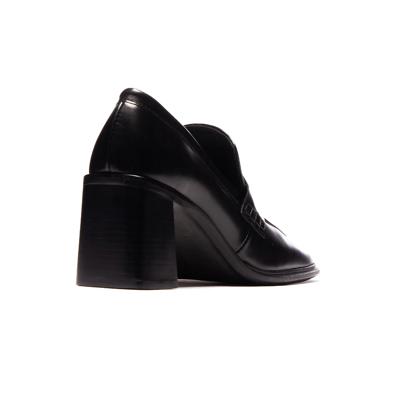Macduff Black Leather