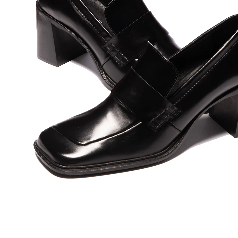 Macduff Black Leather