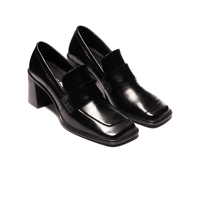 Macduff Black Leather