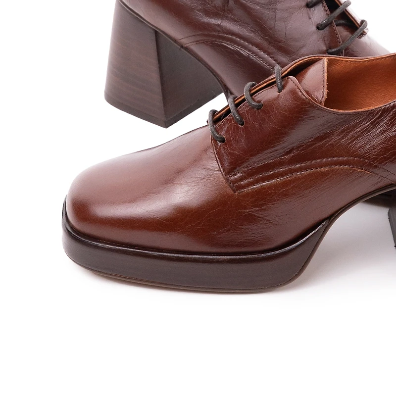 Sevres Chestnut Leather