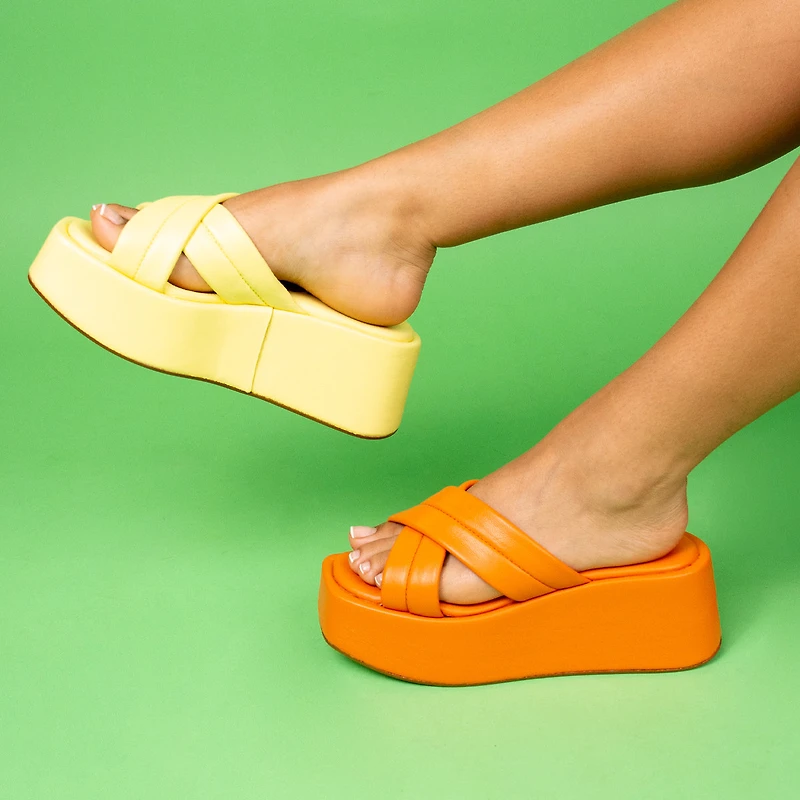 Sacra Yellow Leather