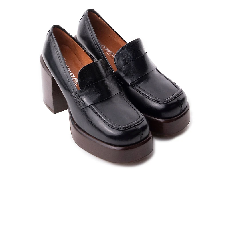 Soria Black Leather