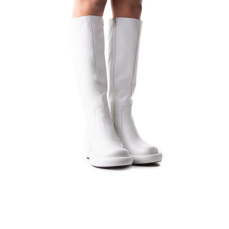 Maverik White Leather