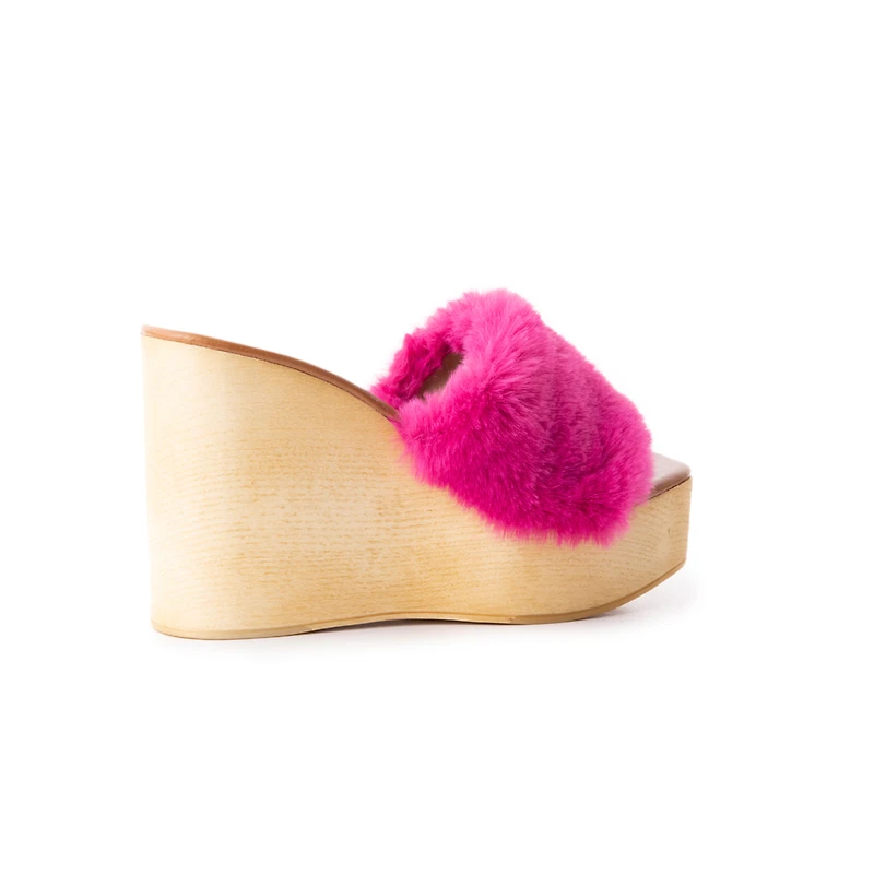 Fluffy Fuschia Fur