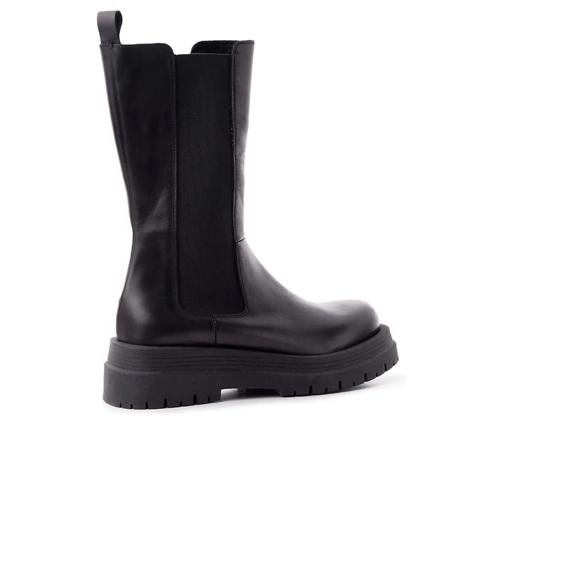 Yatomi Black Leather