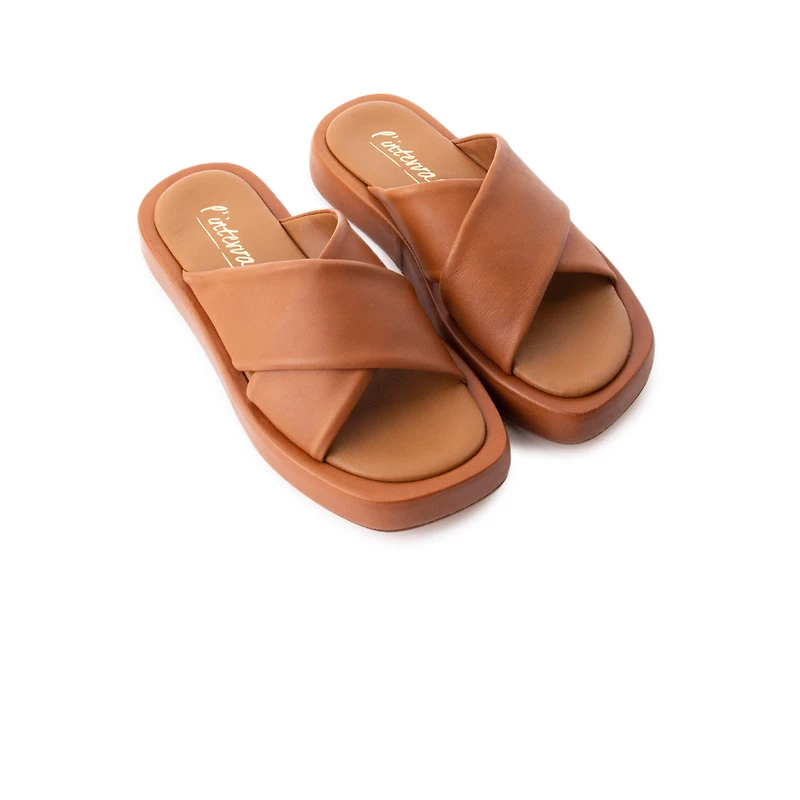 Oda Tan Leather