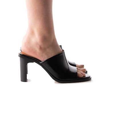 Corvo Black Leather