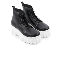Hufflepuff Black Leather/White Sole