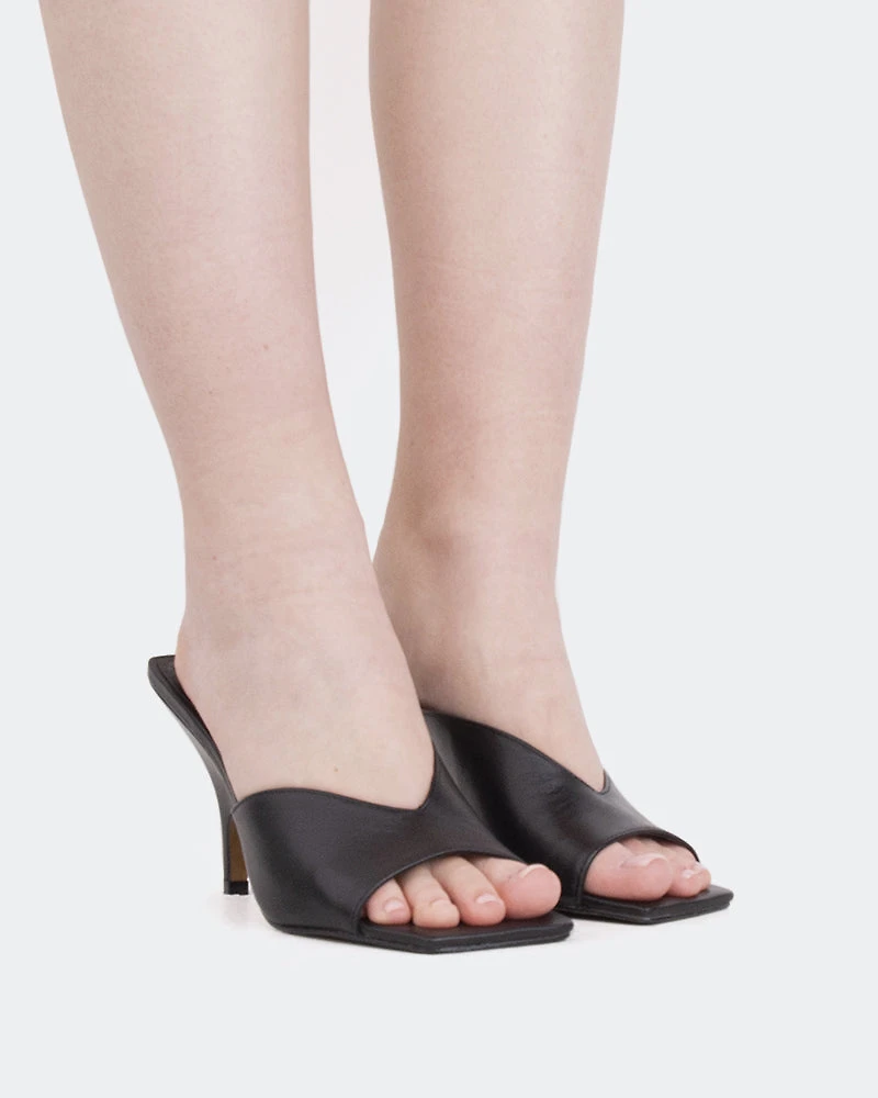 Caviana, Black Leather/Cuir Noir