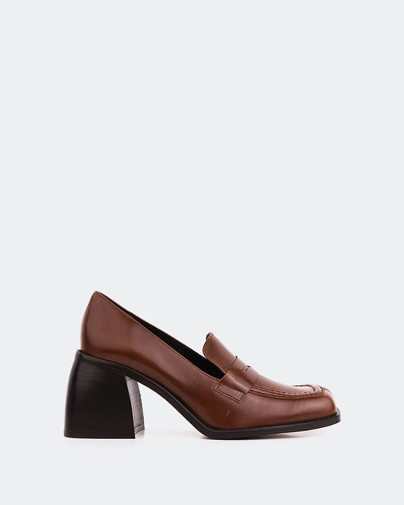 Elm Chestnut Leather