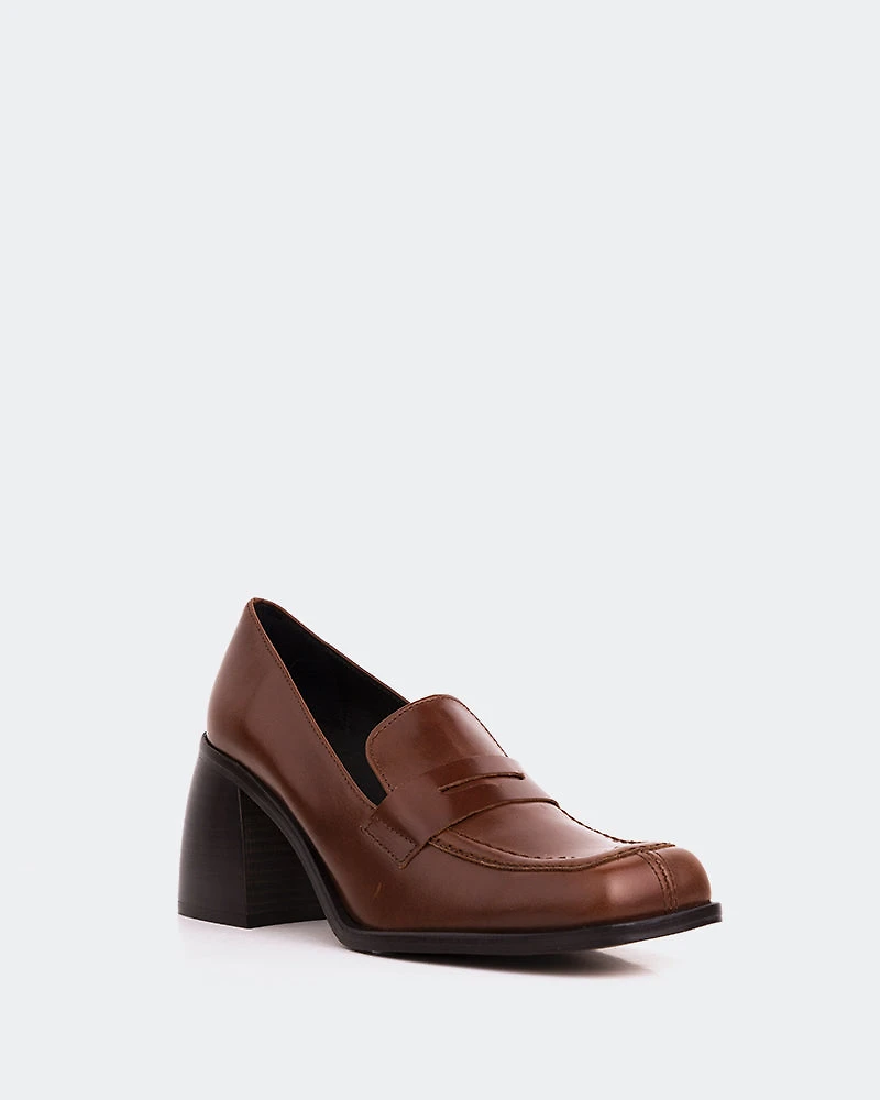 Elm Chestnut Leather