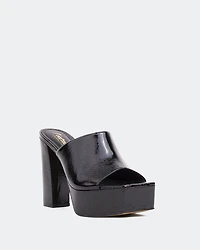 Leva Black Naplack