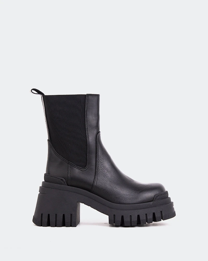 Moose Black Leather