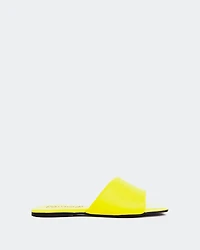 Proseco Yellow Leather