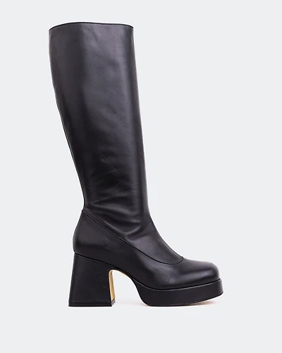 Qanis Black Leather