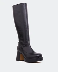 Qanis Black Leather