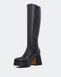 Qanis Black Leather