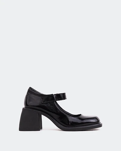 Queensway Black Leather
