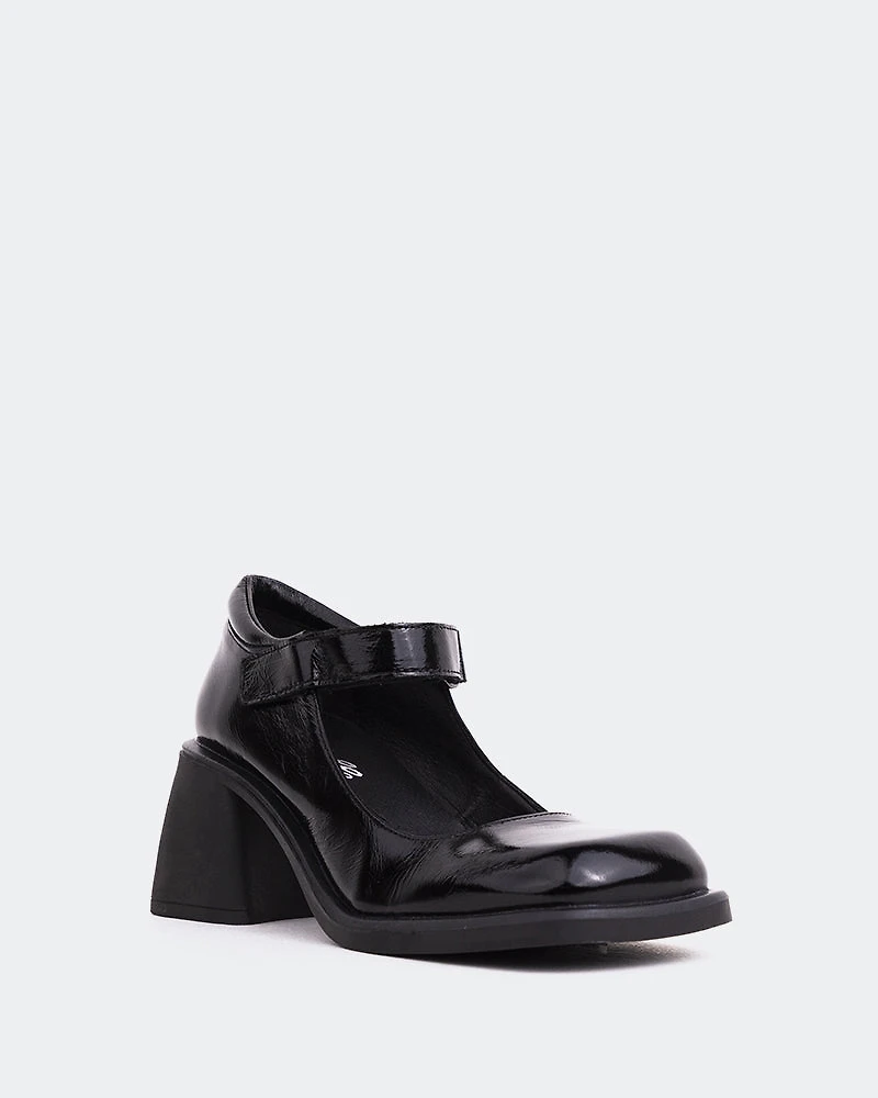 Queensway Black Leather