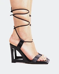 Quata Black Leather
