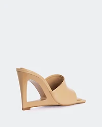 Quini Nude Leather