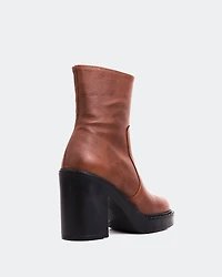 Shivers Tan Leather