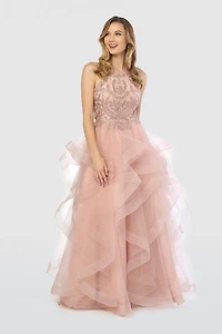 Level up your look with this captivating dress.