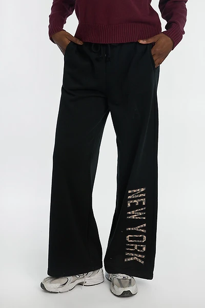 Wide-Leg Sweatpant