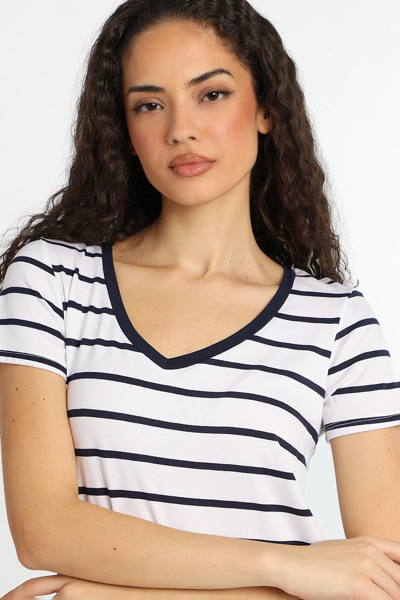 T-shirt décontracté à col en V