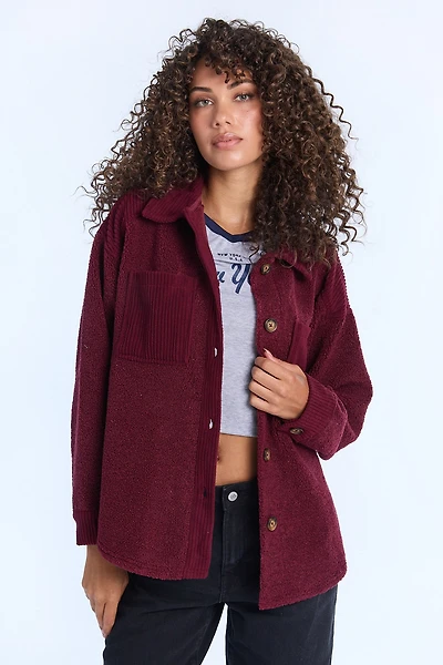 Veste-chemise boutonnée en sherpa