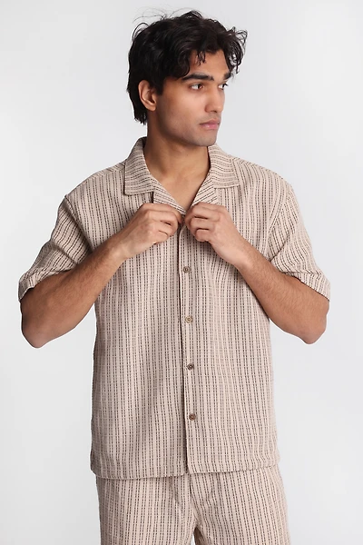 Chemise texturée à rayures boutonnée