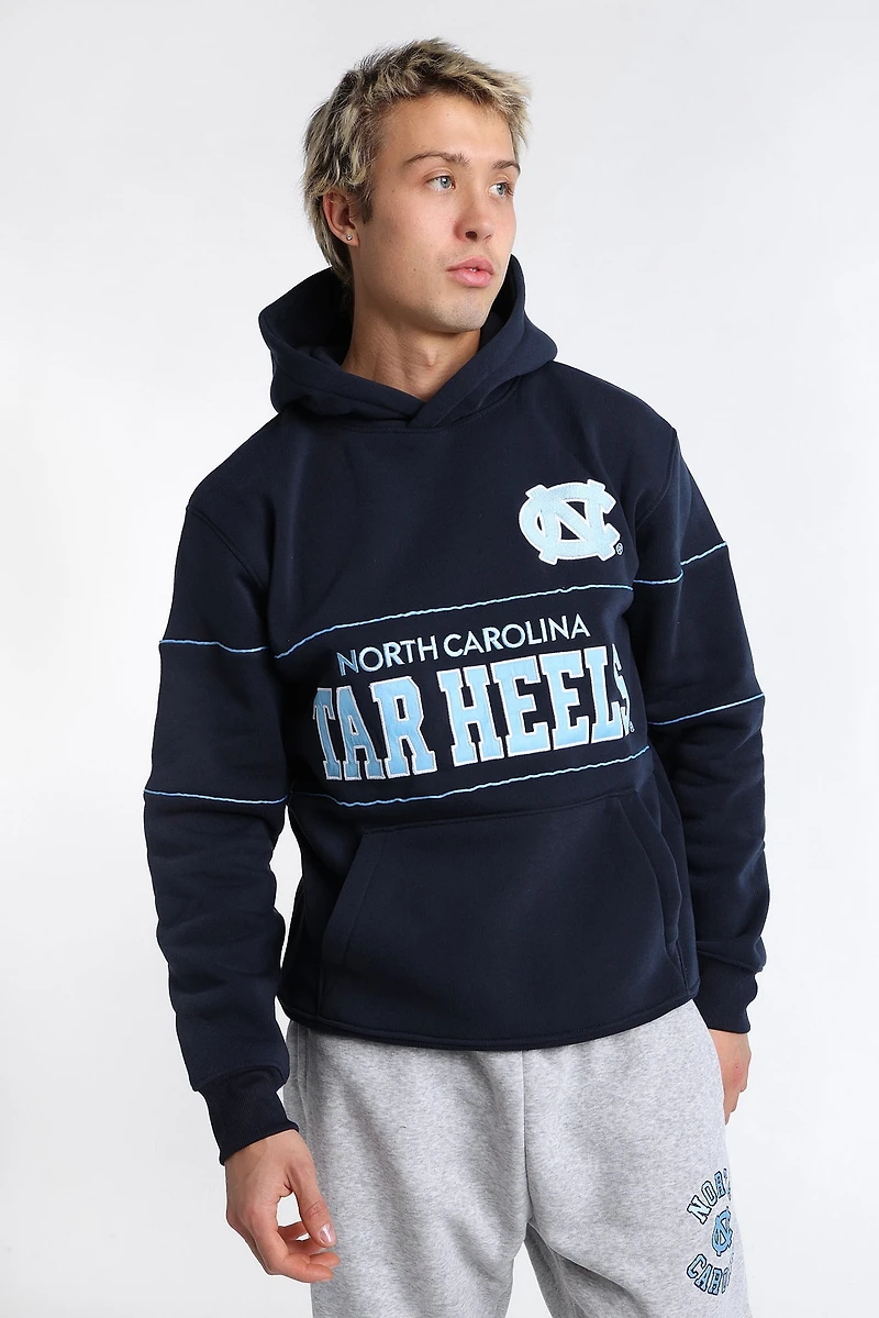 Haut à capuchon panneaux brodé North Carolina Tar Heels