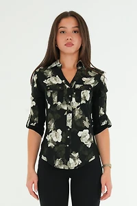 Fitted blouse with pockets