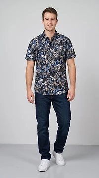 Chemise imprimée à manches courtes.