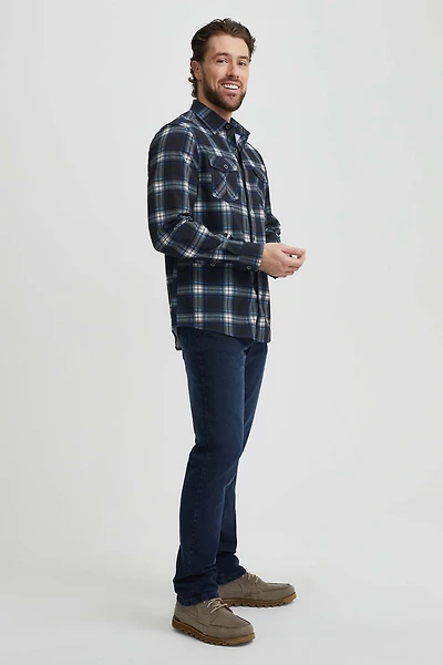 Shirt with contrasting seams