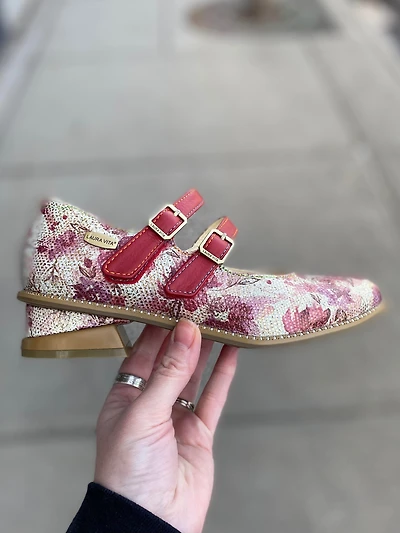 Laura Vita - A1 2024F2 Red