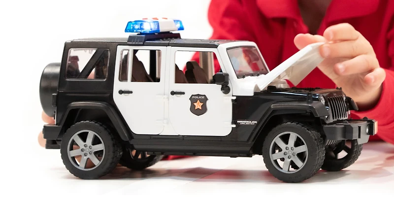 Jeep Rubicon Police Car + Policeman