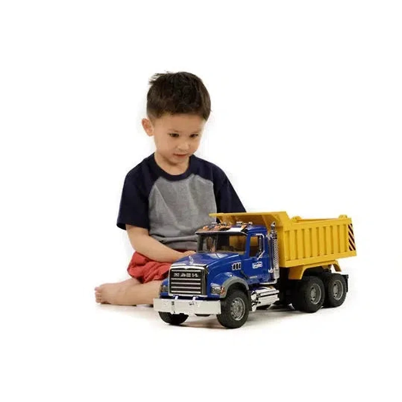 MACK Granite Dump Truck