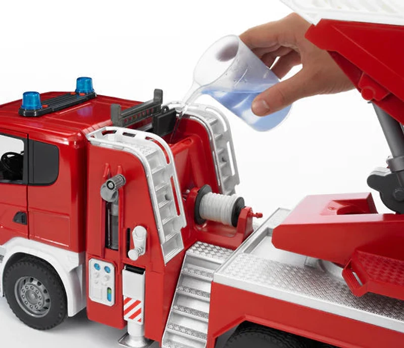 Scania Fire Engine w/ Water Pump and Light & Sound
