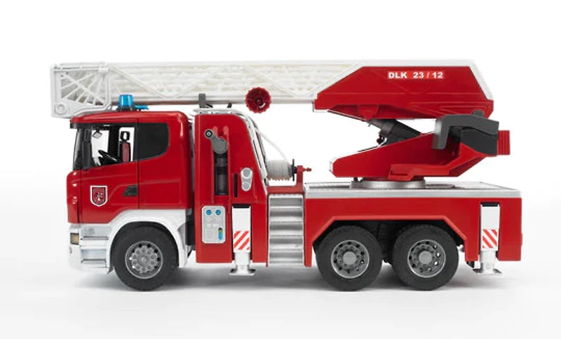 Scania Fire Engine w/ Water Pump and Light & Sound